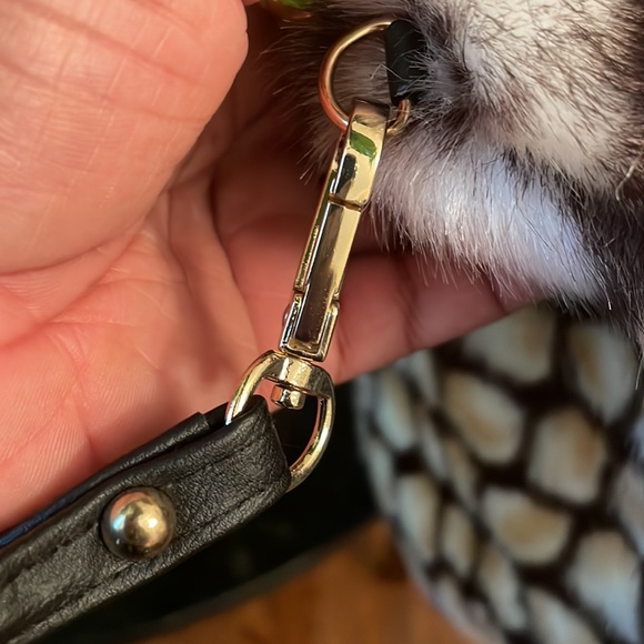 Fur wristlets Purse. - Picture 5 of 9